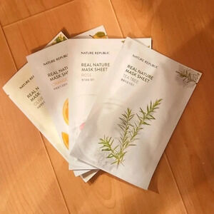 NWT Nature Republic ( 4 pack ) facial sheet masks